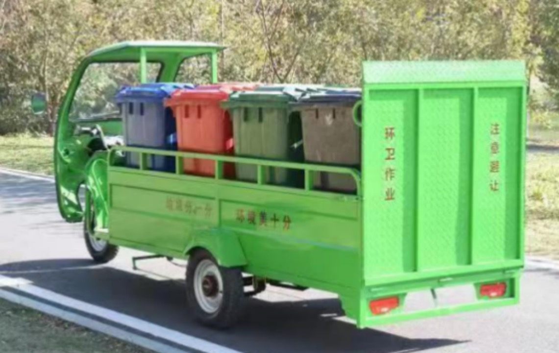 八桶垃圾清运车